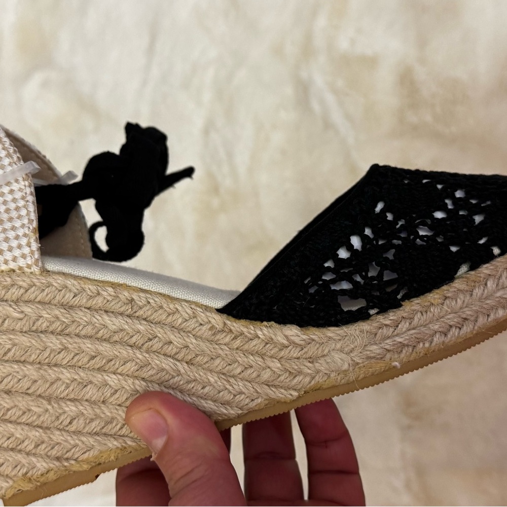 Brand new Le chateau Black Espadrille Wedges